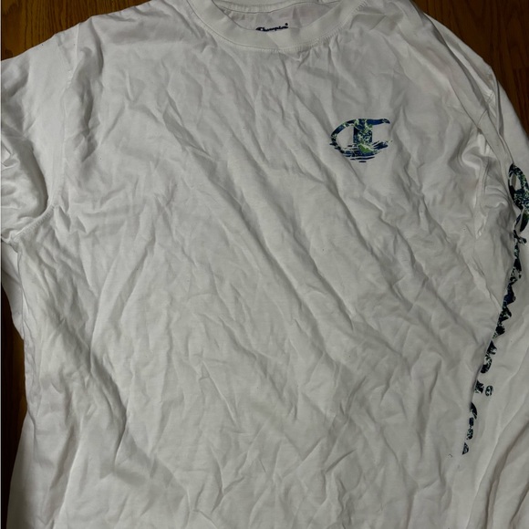 Champion T-shirt. 2Xl NWT. Never worn. Hmu for pics! - Picture 1 of 1
